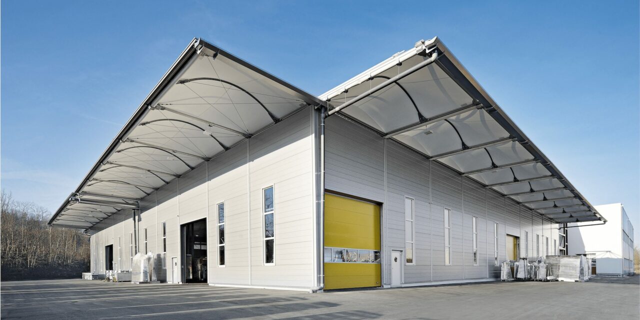 Intertent - Zeltverleih : Zeltvermietung - Industriehalle:Gewerbehalle mit Rolltoren, Überdachung für Auto-Waschanlage und als Zwischenlager