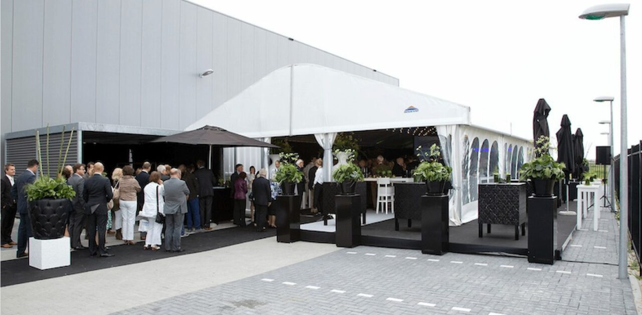 Intertent Zeltverleih NRW - tempoäre Zelthalle für stilvolles Firmenevent inkl. Zeltausstattungen (www.intertent.de