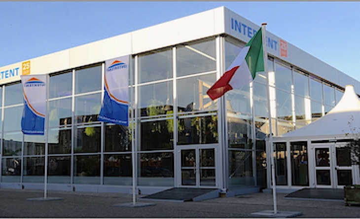 Zelthalle Manhattan von Zeltverleih Intersettle - Zelte, Pagoden und Zelthallen für Firmenevents - Exklusive Eventzelte für Unternehmen