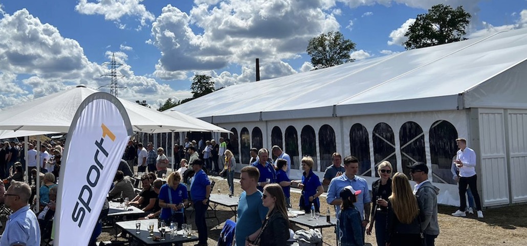 Festzelte für Volksfeste, Sportveranstaltungen, Events und Festivals von Zeltverleih Intersettle für tausende Besucher, Gäste, VIPs und Teilnehmer