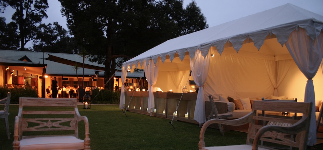 Garden Lodges für Hochzeiten, Geburtstage, Jubiläen, Sommerfeste im eigenen Garten von Zeltverleih Intersettle - Lodges Lombada