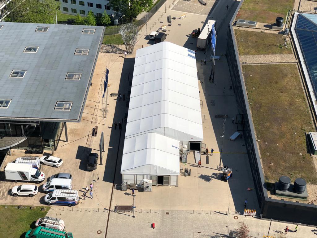 Intersettle - exklusive Event-Zelte für Hauptversammlungen (HV) - Luftbild von Zelten für Akkreditierung und Hospitality