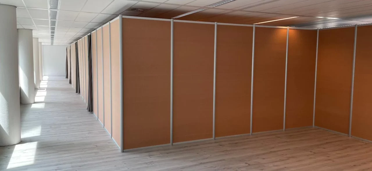 Trennwandsysteme und Raumteiler für Unterkünfte, zur temporären Gestaltung von Räumen für Flüchtlinge und Asylbewerber - Zelte und Hallen inklusive Ausstattung von zeltverleih intersettle