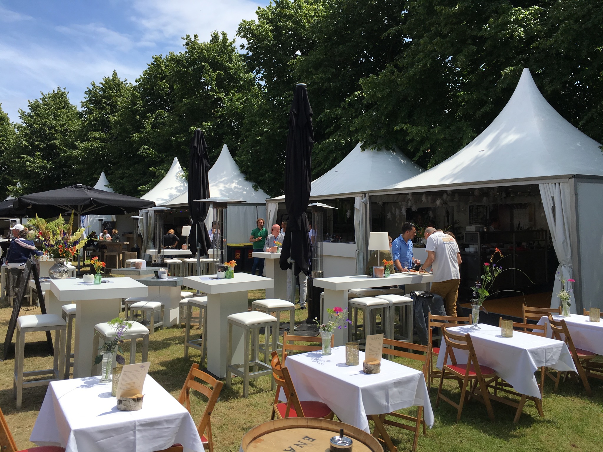 Zelte für Gastronomie von Intersettle Zeltverleih - Zelte, Pagoden und Überdachungen für Gastronomen, Veranstalter, Festivals, Events und Caterer