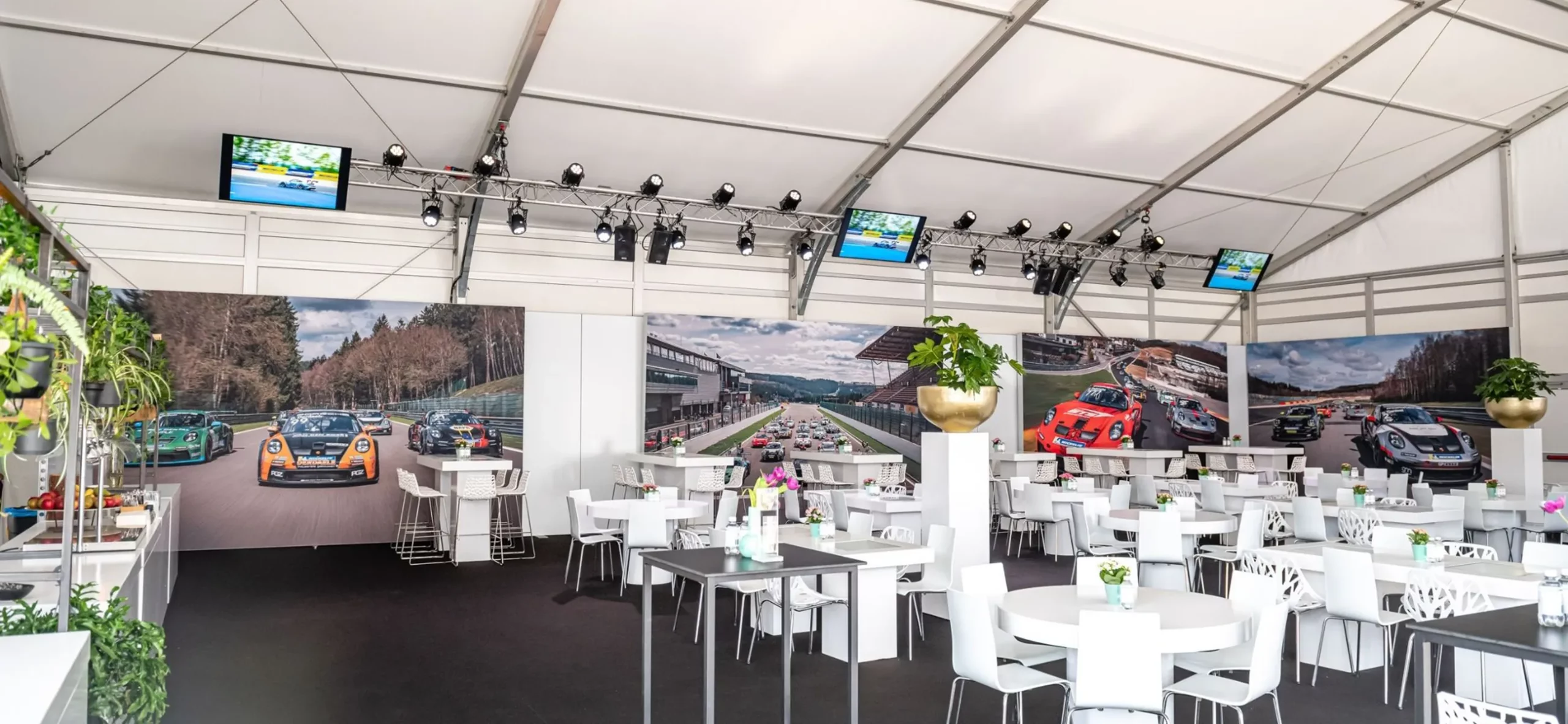 Zelthalle Alu Pavillon mit transparenten Seitenwänden von Intersettle zeltverleih - Zelte für Hospitatlity auf Automobilen Motorsportevents