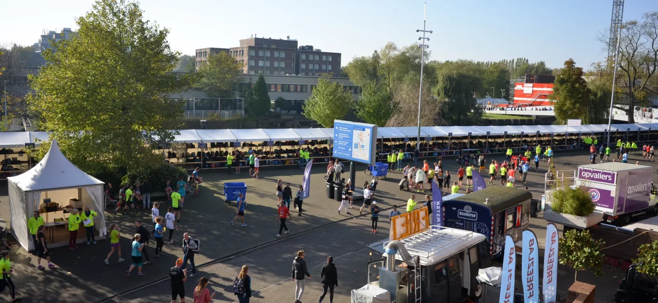 Alu Vip Zelt von Intersettle Zeltverleih für große Sportveranstaltungen - Zelte für Umkleiden