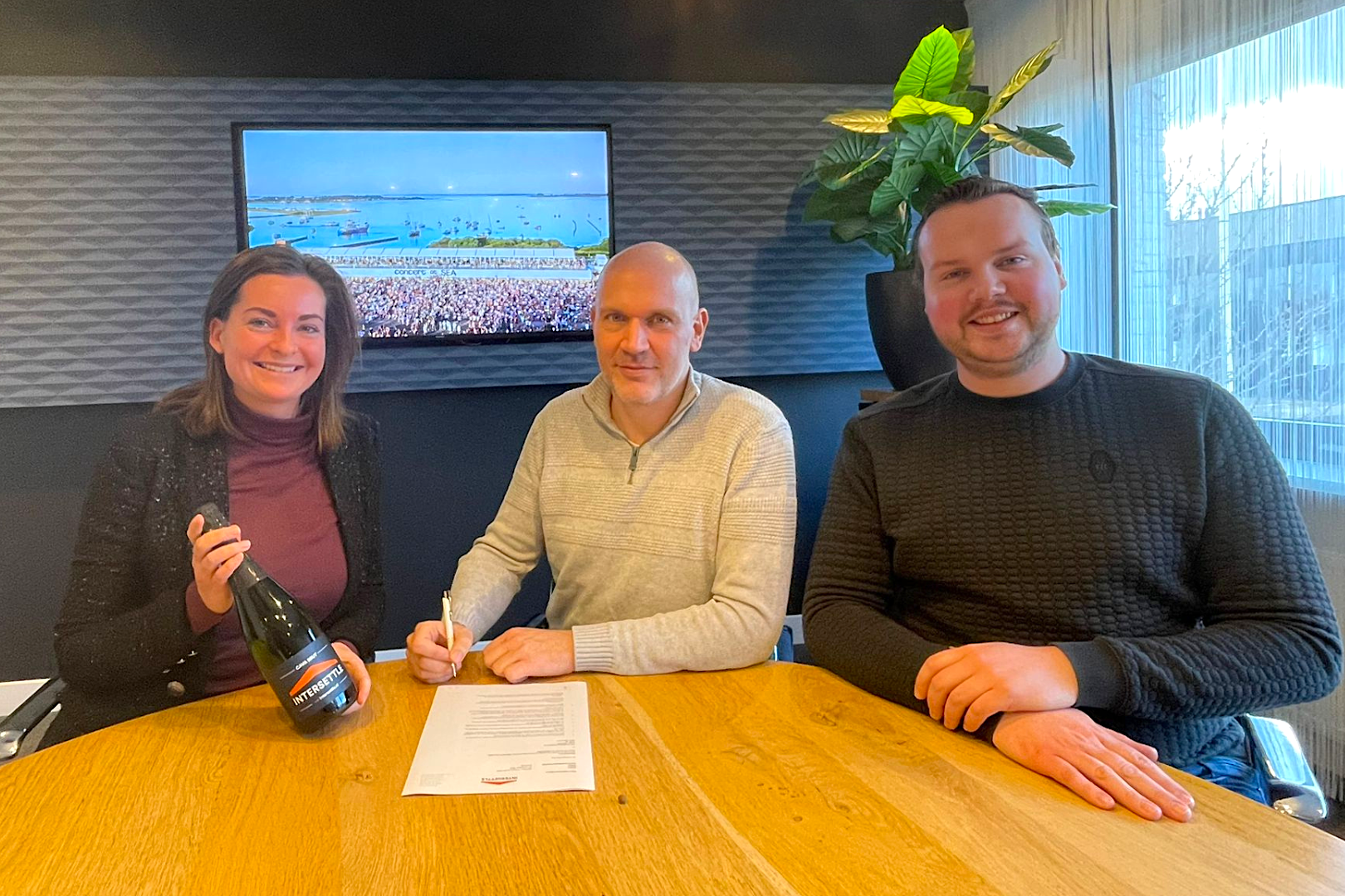 Vertragsverlängerung zwischen Intersettle Zeltverleih und The Production Factory für das Festival Concert at SEA - Zelte und Zelthallen für Events