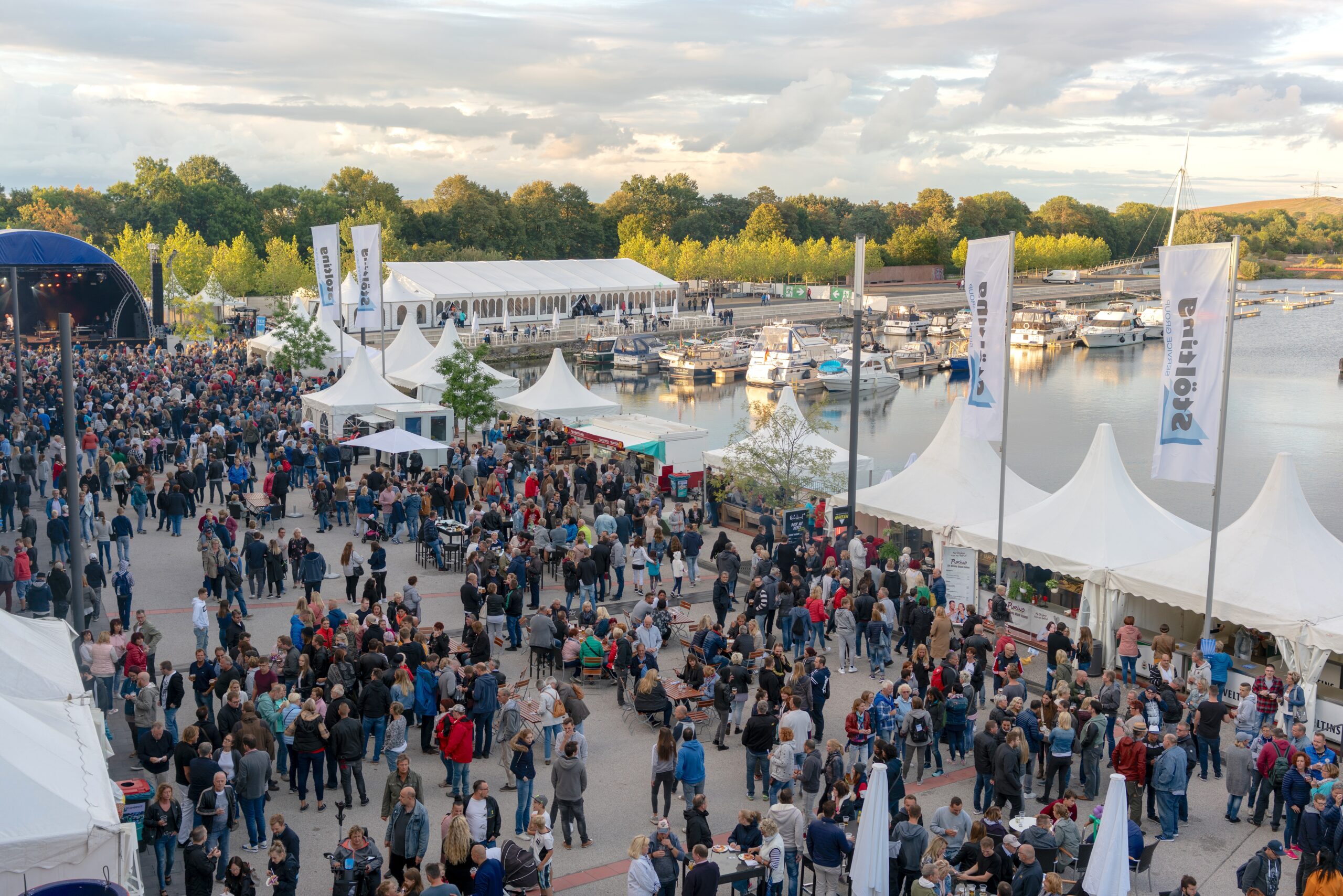 Zelte, Pagoden und Zelthallen von Intersettle - Zeltverleih für öffentliche Veranstaltungen, Stadtfeste, Sportveranstaltungen, Festivals, Märkte, Messen, Konzerte, KIrmes, Volksfeste und Events