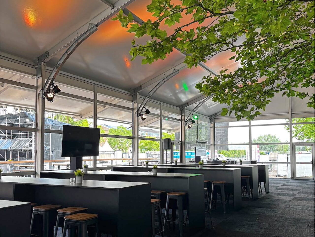 Vision Wings Zelthalle mit Terrasse als exklsuive Eventlocation zum WM Public Viewing und Konzerten auf der Zeche Ewald in Herten Kopie